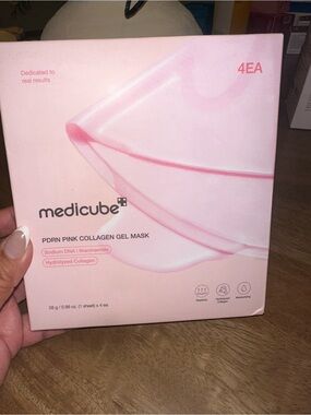 Medicube PDRN Pink Collagen Gel Mask – Pink